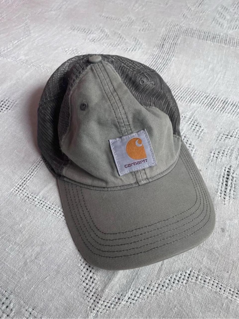grey Carhartt baseball cap / trucker hat
